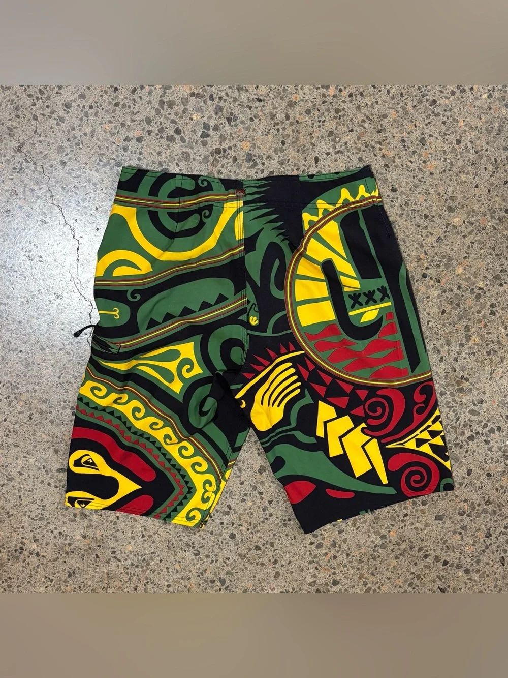 Quiksilver Hawaiian/African Swim Trunks Shorts (Waist 32) Green, Yellow, Red